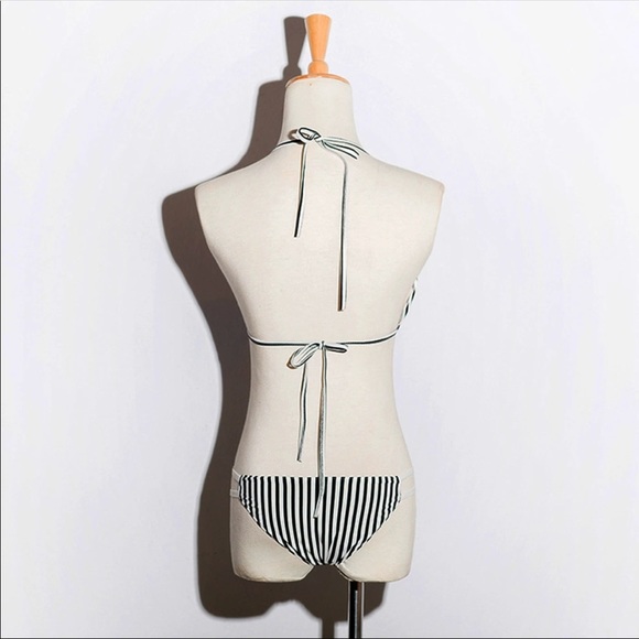 Bikini Black and White - Picture 3 of 3